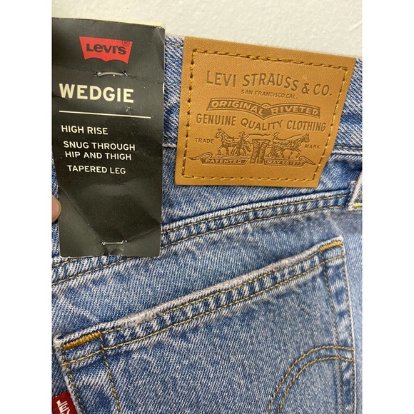 NEW Levi’s High Rise Wedgie Jean Sz 25 Tapered Leg Button Fly Medium Wash Mom - Picture 12 of 12